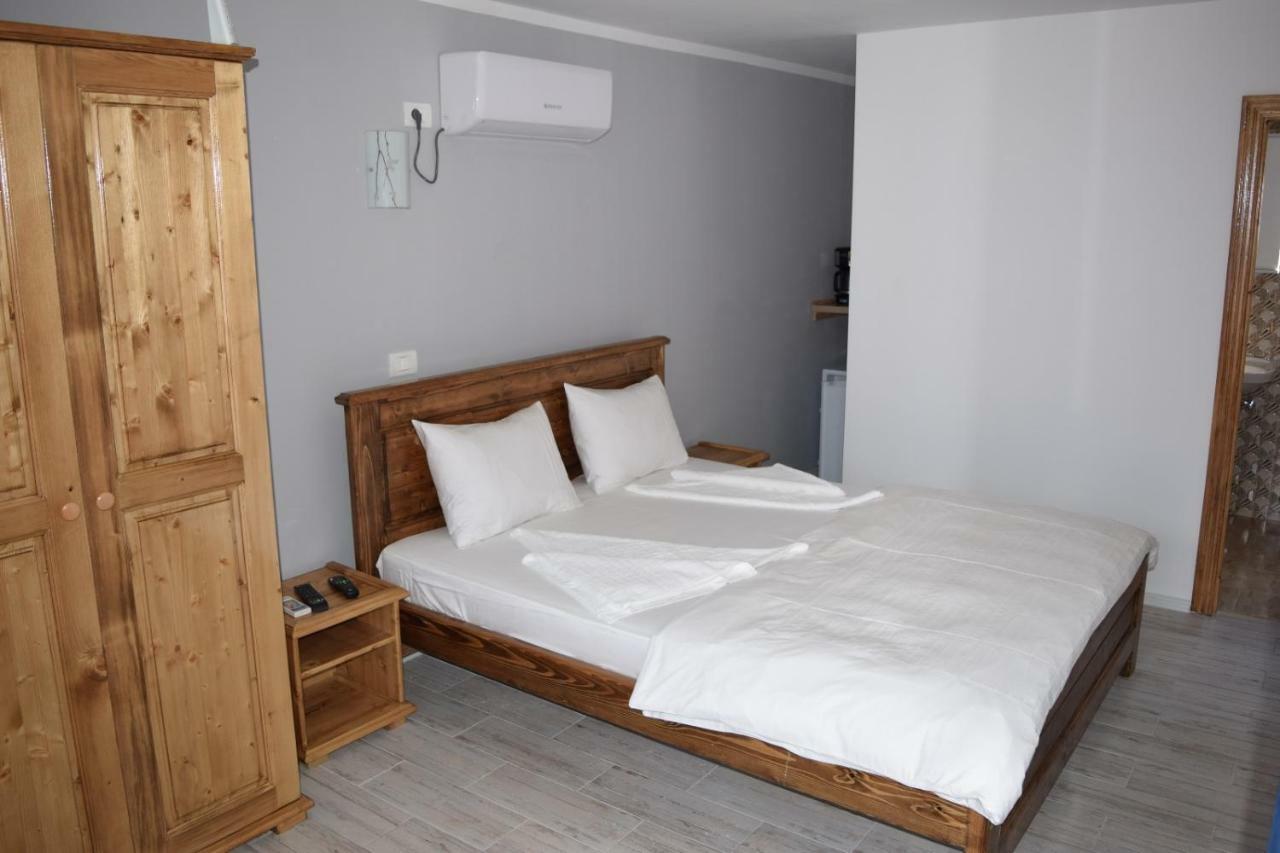 Casa Condrat Hotel Sfântu Gheorghe Buitenkant foto